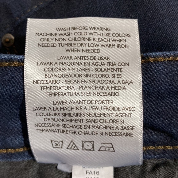 Style&Co. Denim Boot Leg Jeans size 14WP - Picture 9 of 9